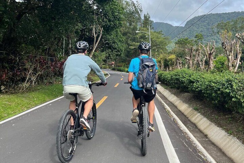 Private E-Bike Tour for Adventure Seekers: Mountain Thrills