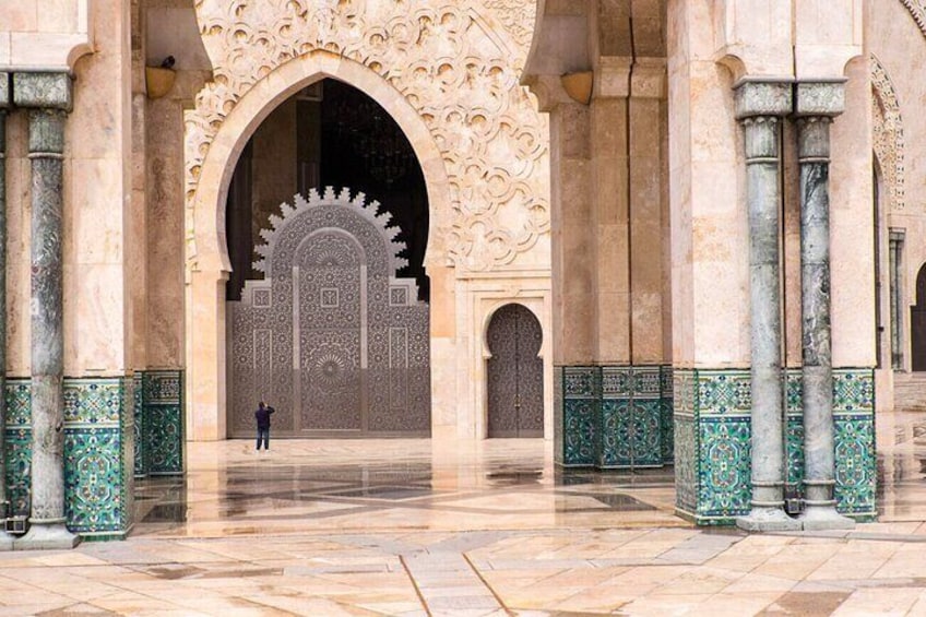 Private Guided Tour of Casablanca Including Mosque Entrance