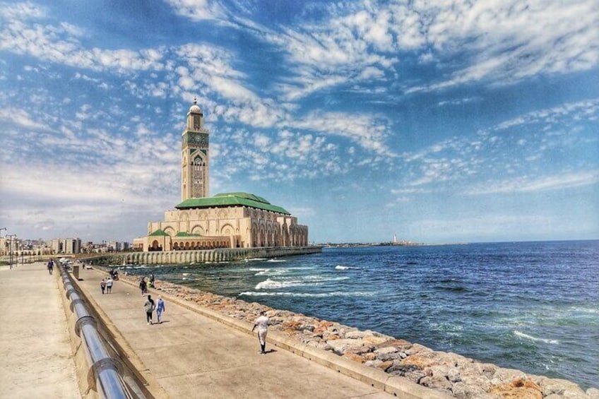 Casablanca Private tour with lunch & Traditional dance show