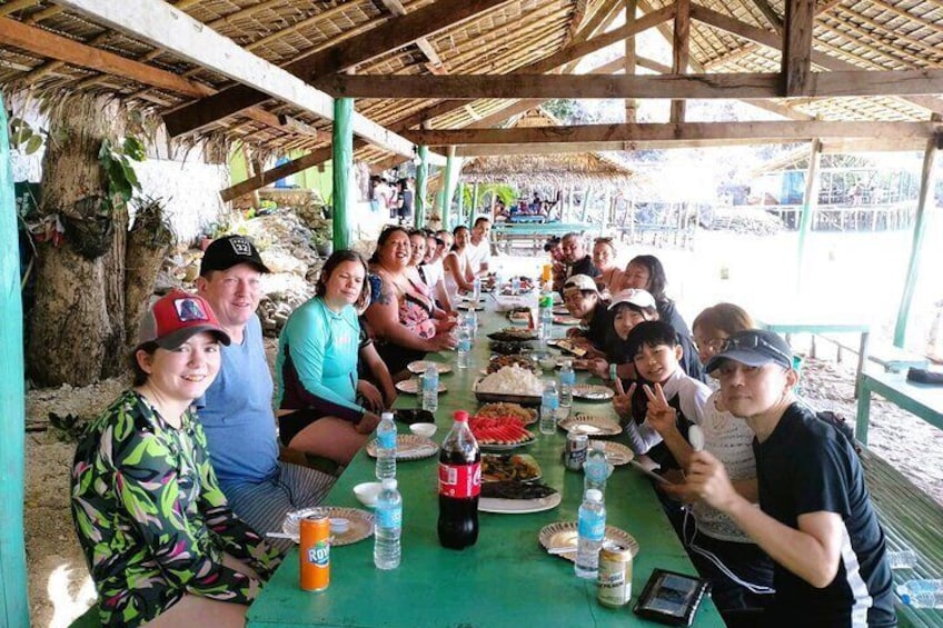 Coron Island Escapade Group Tour with Island Lunch