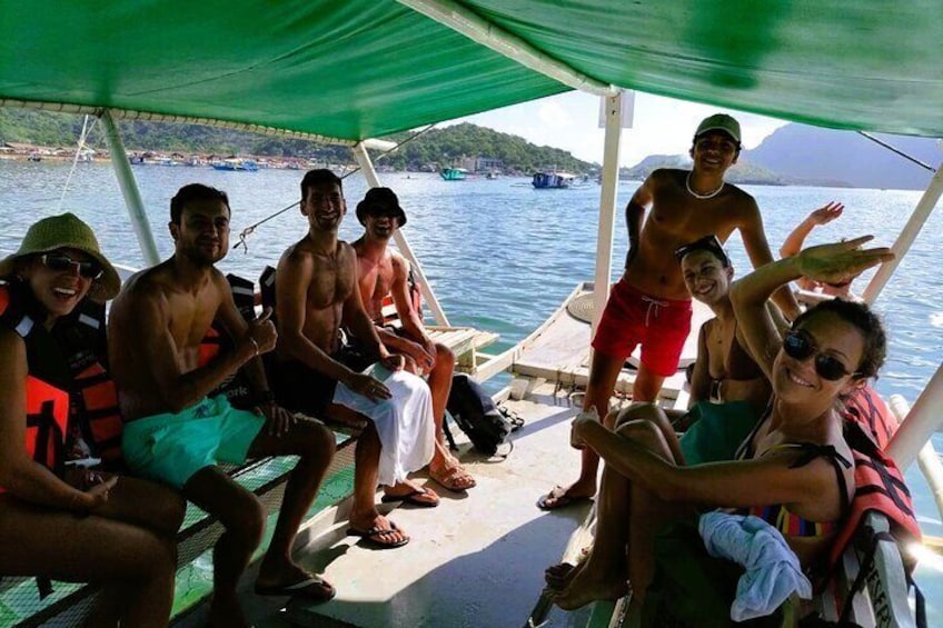 Coron Island Escapade Group Tour with Island Lunch