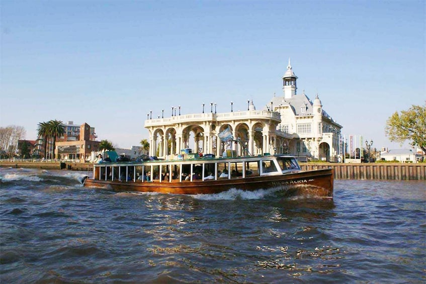 Tigre and Delta Full Day Tour with lunch in Tigre and return sailing