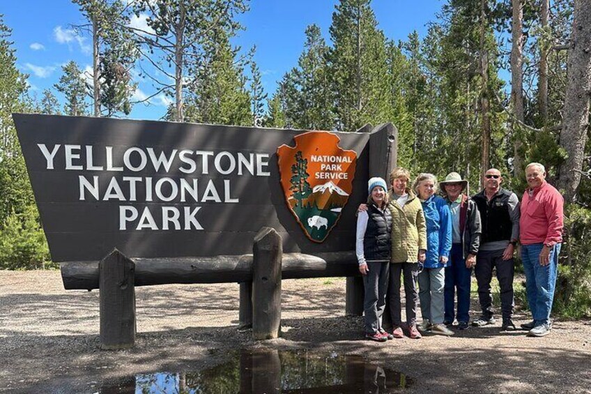 Yellowstone Upper Loop Wildlife Safari + Waterfalls with lunch!
