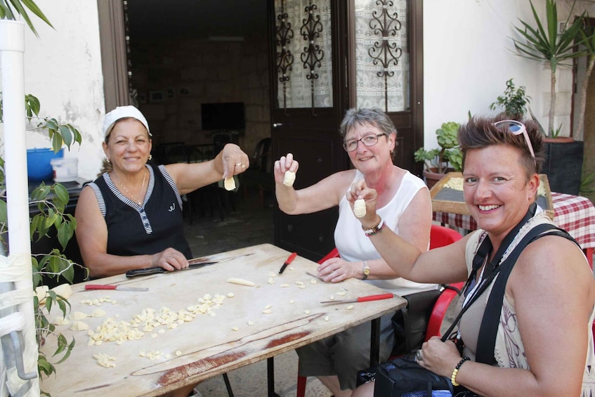 Picture 2 for Activity From Bari: Pasta Experience Walking Tour