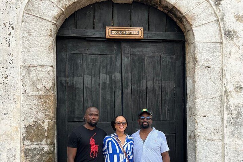 HERITAGE GHANA(Cape Coast Castles and Kakum National Park)