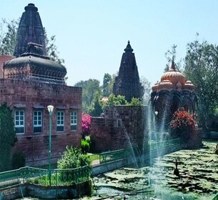 ทัวร์ส่วนตัว: Jodhpur สวน Mandore และอาหารกลางวัน