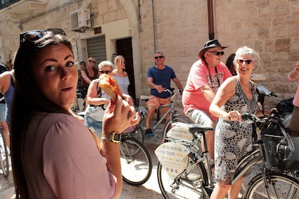 Tour del cibo di strada a Bari in bicicletta