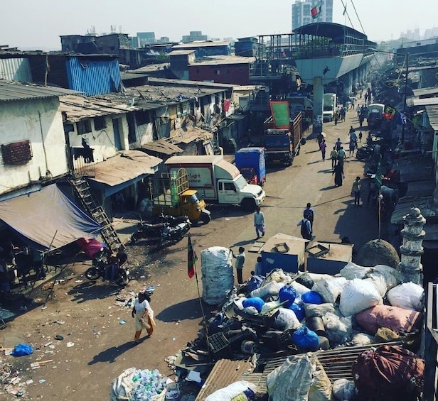 Mumbai: Sightseeing and Dharavi Slum Tour