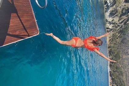 Private Excursion through Cap de Creus Natural Park and Snorkeling