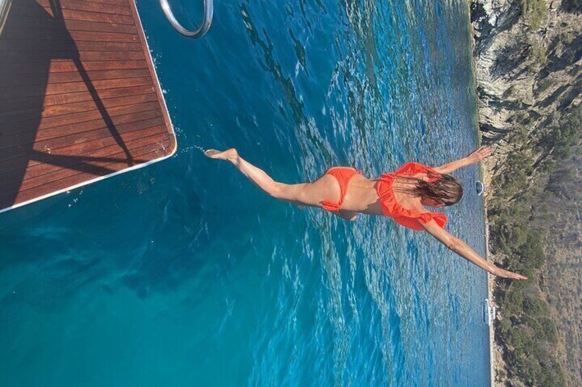 Private Excursion through Cap de Creus Natural Park and Snorkeling