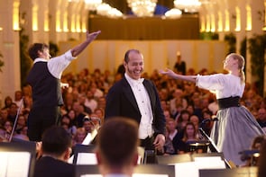 Danube River Cruise with Concert & 3-Course Dinner at Schönbrunn