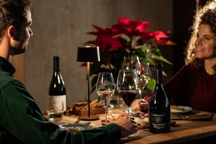 Superior Tasting, 2 glasses of wine and 2 extra virgin olive oils with products from the local area and the agricultural estate