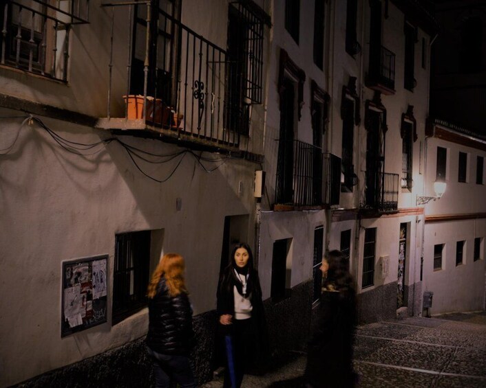 Picture 1 for Activity Granada: Spooky Mysteries and Legends Night Walking Tour