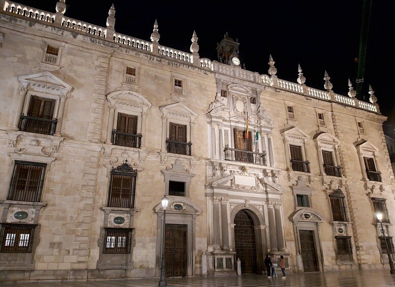 Granada: Spooky Mysteries and Legends Night Walking Tour