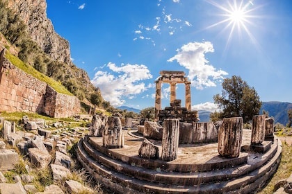 Mercedes Private Full-Day Tour from Athens to Delphi and Arachova