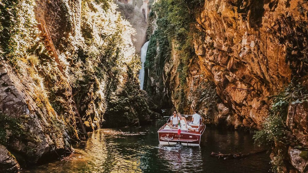 Picture 5 for Activity Lake Como: Classic Speedboat Private Tour