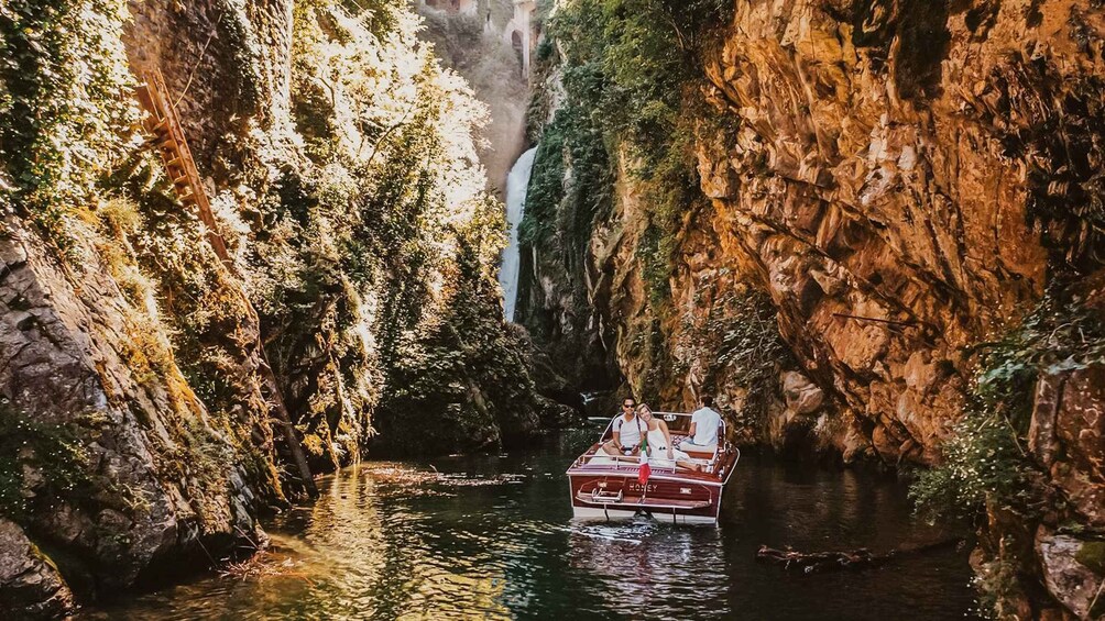 Picture 5 for Activity Lake Como: Classic Boat Private Tour