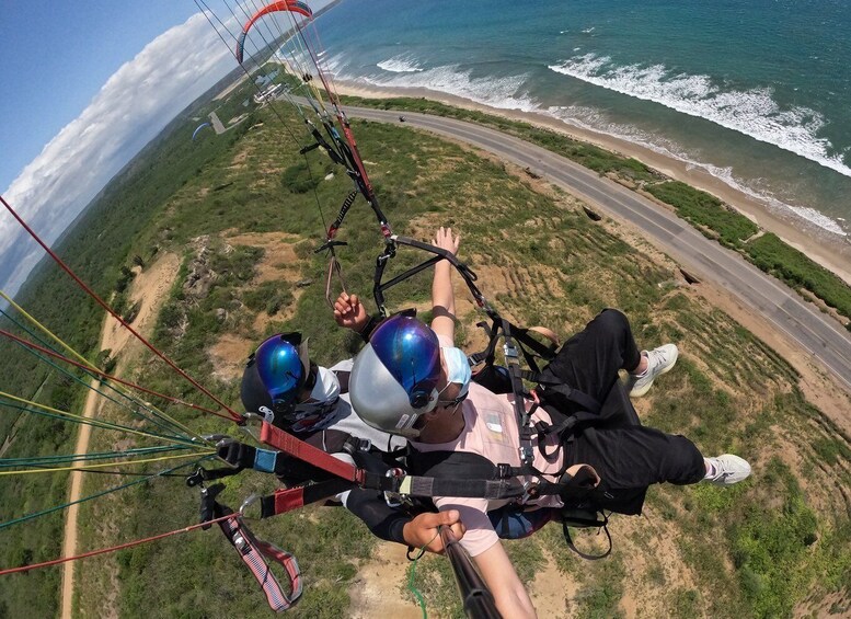 Picture 7 for Activity From Montañita: Paragliding Experience