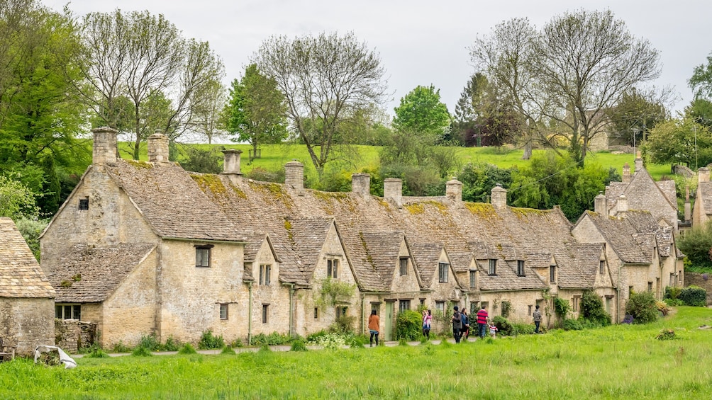 Oxford and Traditional Cotswolds Villages from London