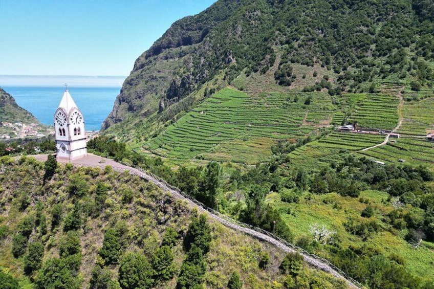 Wine tasting and Jeep Adventure in Madeira's Majestic Countryside