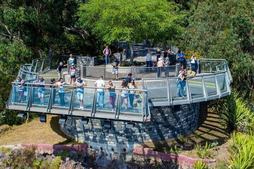 Wine tasting and Jeep Adventure in Madeira's Majestic Countryside