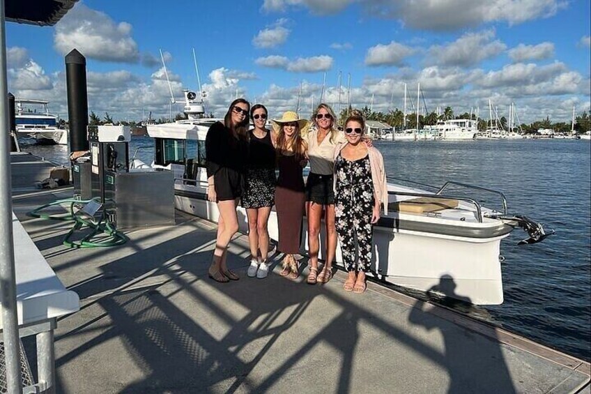 Half Day Luxury Boat Tour in Tampa with Snorkeling