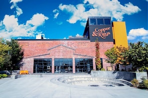 Free Distillery Tour & Tasting!