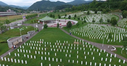 Srebrenica: "Srebrenican kansanmurhan muistaminen" historiakierros