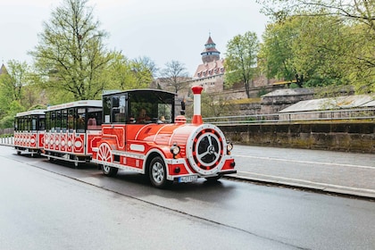 Nürnberg: Bimmelbahn-junalla