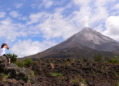 Dari La Fortuna: Tur Sore Gunung Berapi Arenal & Pemandian Air Panas