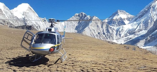Desde Katmandú: recorrido privado en helicóptero por el campamento base del...