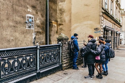 Bristol: Blackbeard to Banksy Guided Walking Tour