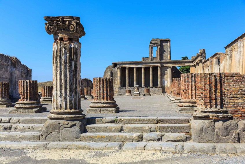 Picture 3 for Activity Pompeii: Luggage Storage service close to the entrance