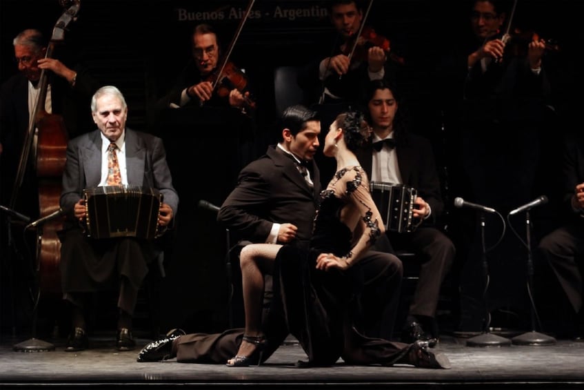 Tango show in La Ventana with optional Dinner