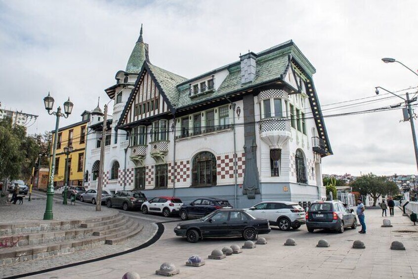 Private Valparaiso and Casablanca with Boat and Sparkling Wine