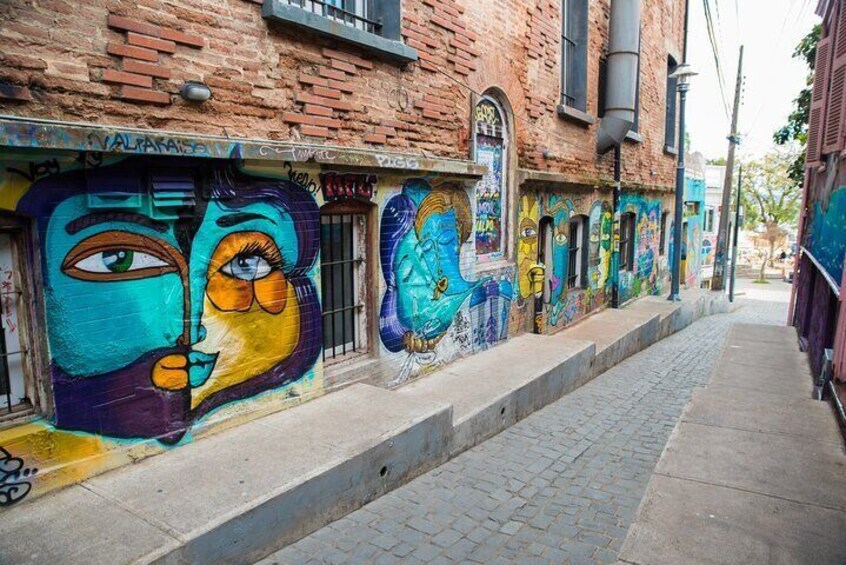 Private Valparaiso and Casablanca with Boat and Sparkling Wine