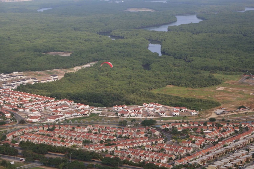 Picture 2 for Activity Guayaquil: Paragliding Experience