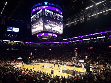 Basketballspiel der Brooklyn Nets im Barclays Center