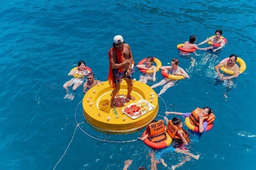 Floating party