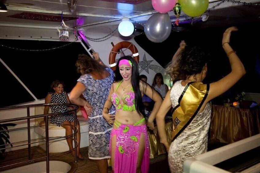 Boat Party Dinner, Life band , Belly dancer-Sharm El Sheikh

