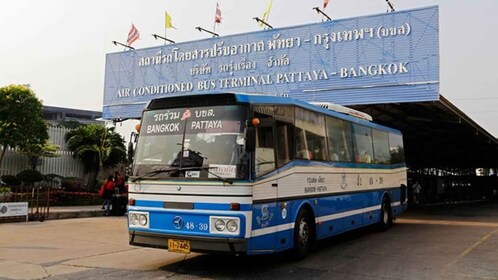 Bus transfer between Pattaya and Bangkok