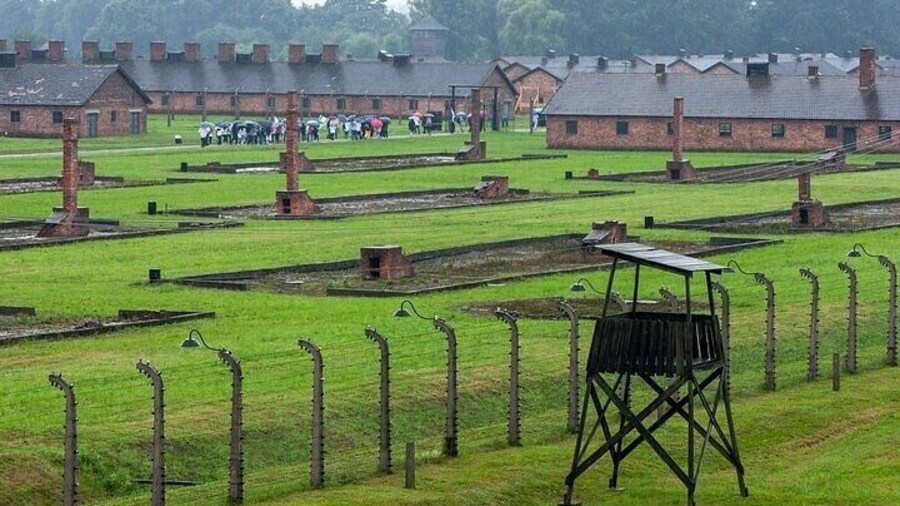 Auschwitz and Birkenau Tour with Hotel Pick up from Krakow