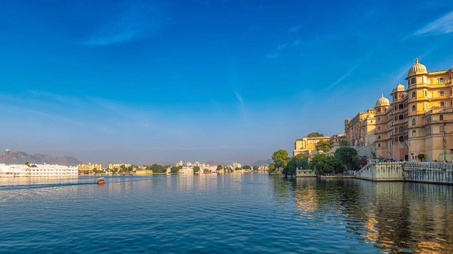 Udaipur Full-Day Private Tour with Boat Ride and Lunch