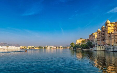 Visite privée d'une journée à Udaipur avec promenade en bateau et déjeuner