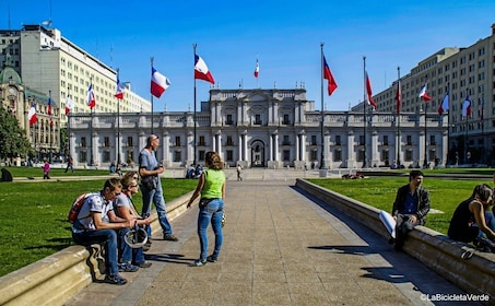 Santiago Highlights, Parks and Politics Bike excursion