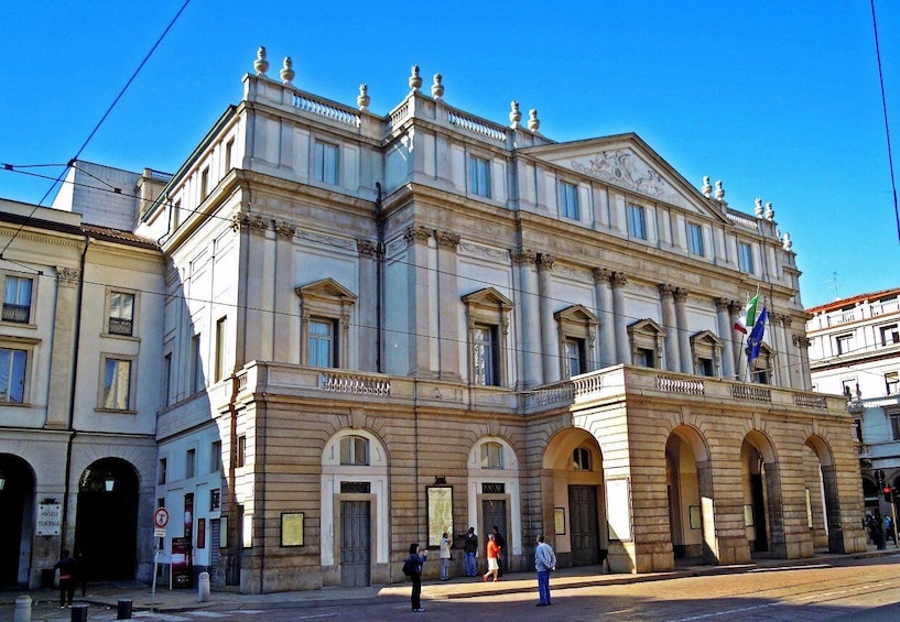 Milan 1-Hour Teatro alla Scala Private Tour