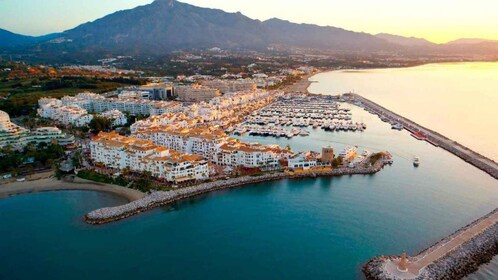 Desde Málaga: Visita guiada privada por Marbella, Mijas, Banús
