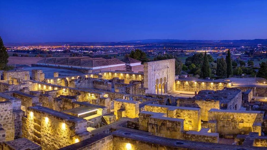 Córdoba: Guided Tour Medina Azahara at Dusk