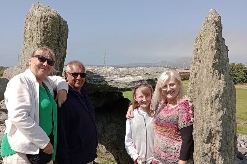 Burial chamber older than Stonehenge!