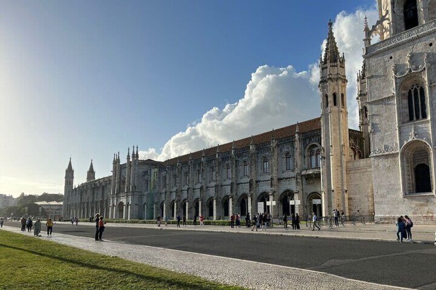 Private Belem tour with tram and the new Quake Museum